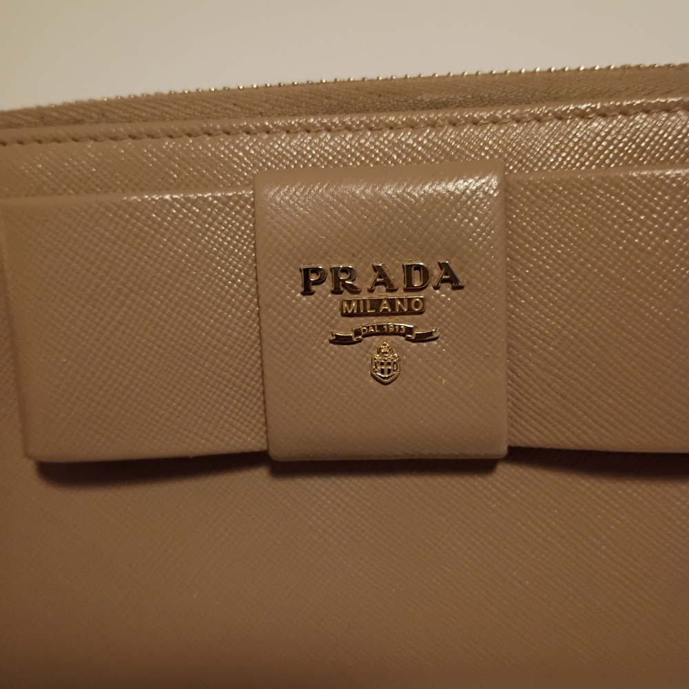 Prada Beige Saffiano Leather Bow Zip Around Wallet - Picture 3 of 6